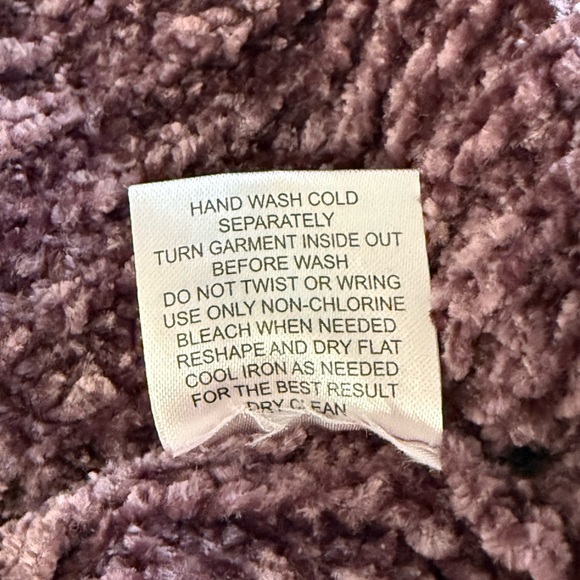 Super Snuggly Mauve Sweater, Size Medium - Picture 5 of 5
